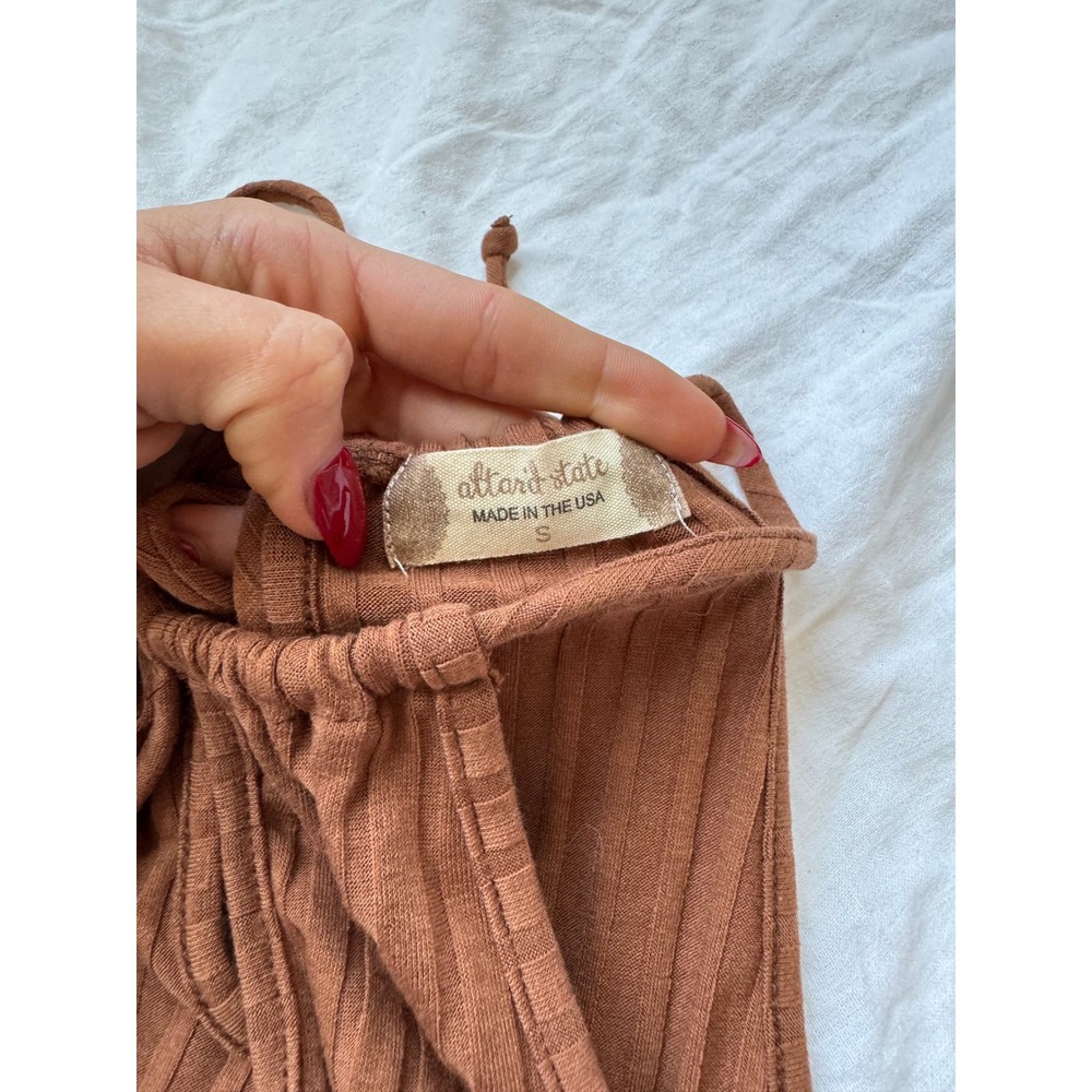 Altar'd State Brown Ribbed Halter Crop Top Keyhole Women's Size Small - Picture 2 of 3